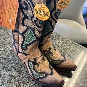 Corral women’s leather cowgirl boots size 8